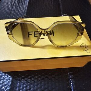 AUTHENTIC FENDI FENDIGRAPHY TRANSPARENT GRAY SUNGLASSES
